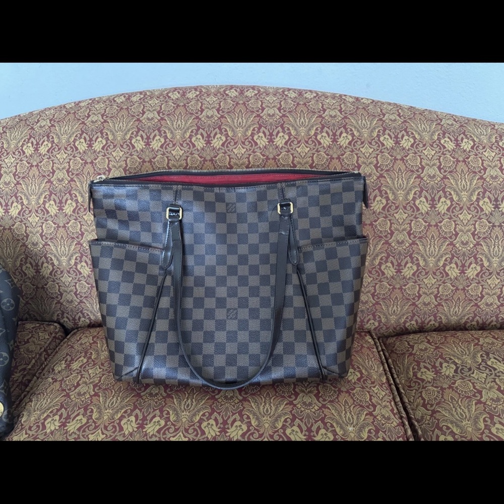 100% AUTHENTIC LOUIS VUITTON DAMIER EBENE TOTALLY MM